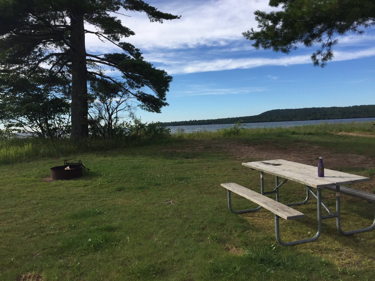 thewinehook's tweet photo. Weekend view of Lake Superior #superior #greatlakes #beachfront #camping #rvlife #family #munising #michigan #up https://t.co/YY28eIf2RO