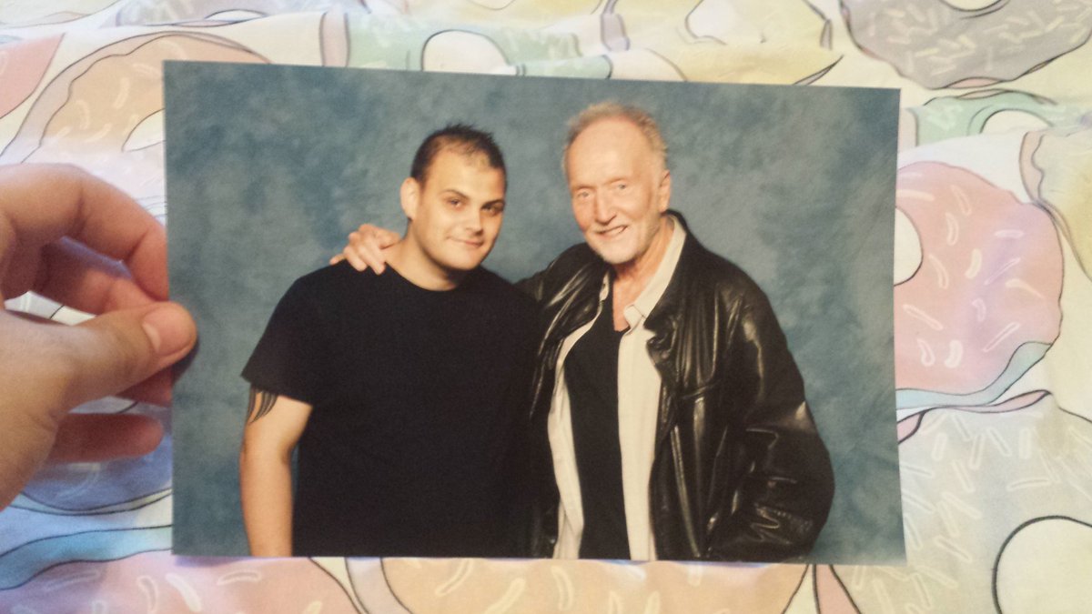 Rickidiniho25's tweet photo. #ComicCon #londonfilmandcomiccon #fun #celeb #vip #ComicCon2016 #comicconin5words ;) https://t.co/Tj8ytPm963