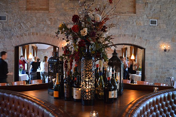 sienaatx's tweet photo. Wine, dining, happy hour, patio space, and private events. What else could you want? #austinfood #austindining https://t.co/DdhbS8fmi7