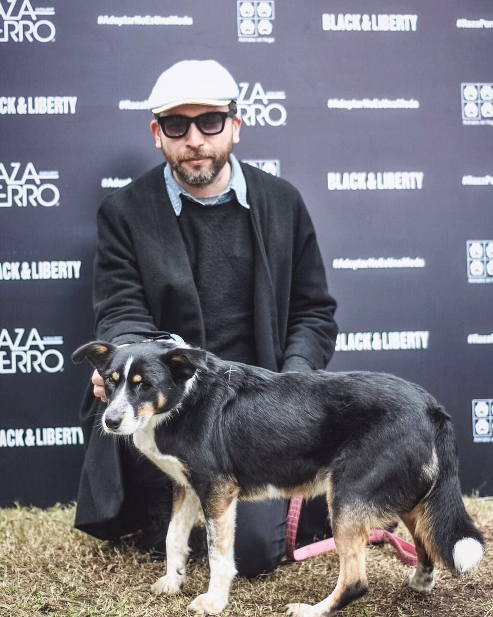 FlavioGiusti_uy's tweet photo. Con Yuca en la hermosa jornada de adopción organizada por los amigos @blackandliberty #UnAmigoNoSeCompra #RazaPerro https://t.co/BsAMcCIyBC
