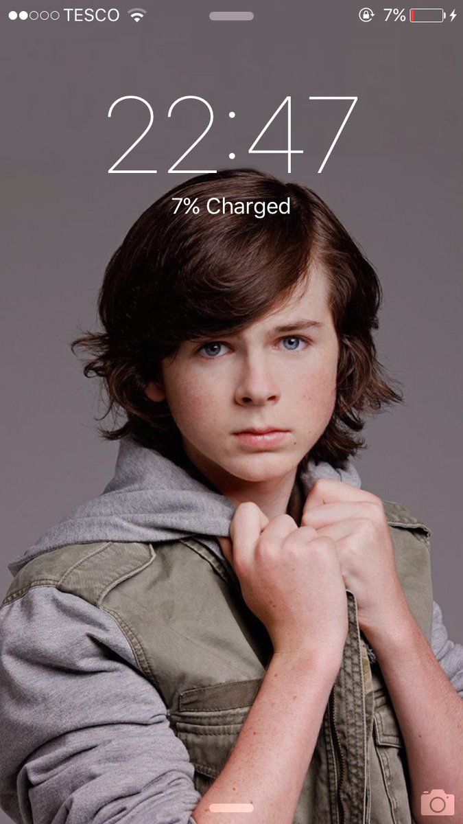 foxmuldrs's tweet photo. chandler riggs lockscreens

- rt if you want them 
- mbf or have open dms https://t.co/vm7WQU62nc