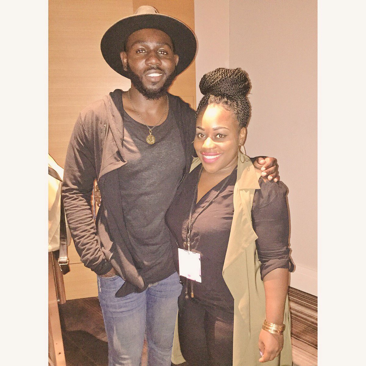 BeyoutifulShay_'s tweet photo. Awesome Worship Leader Johnthan Traylor #pinkypromiseconference2016 https://t.co/Qqk86kHKHh