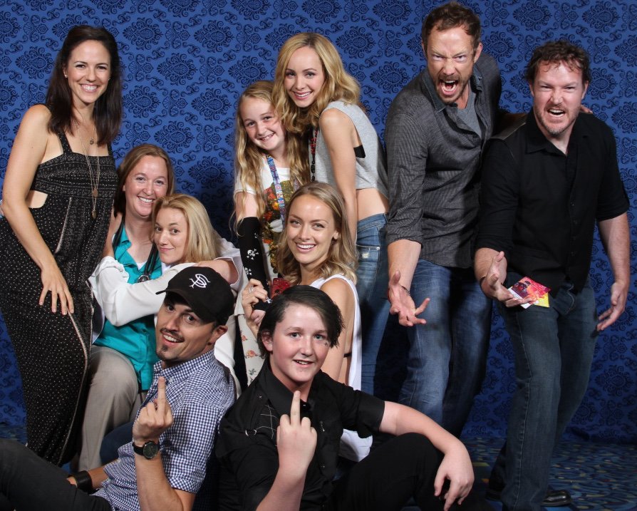 nikita1515's tweet photo. @cindyb1017 Thatβs okβ¦just checking twitter for the first time since vacation :) LOVE this cast #7daysofLostGirl https://t.co/kxk85FKF89