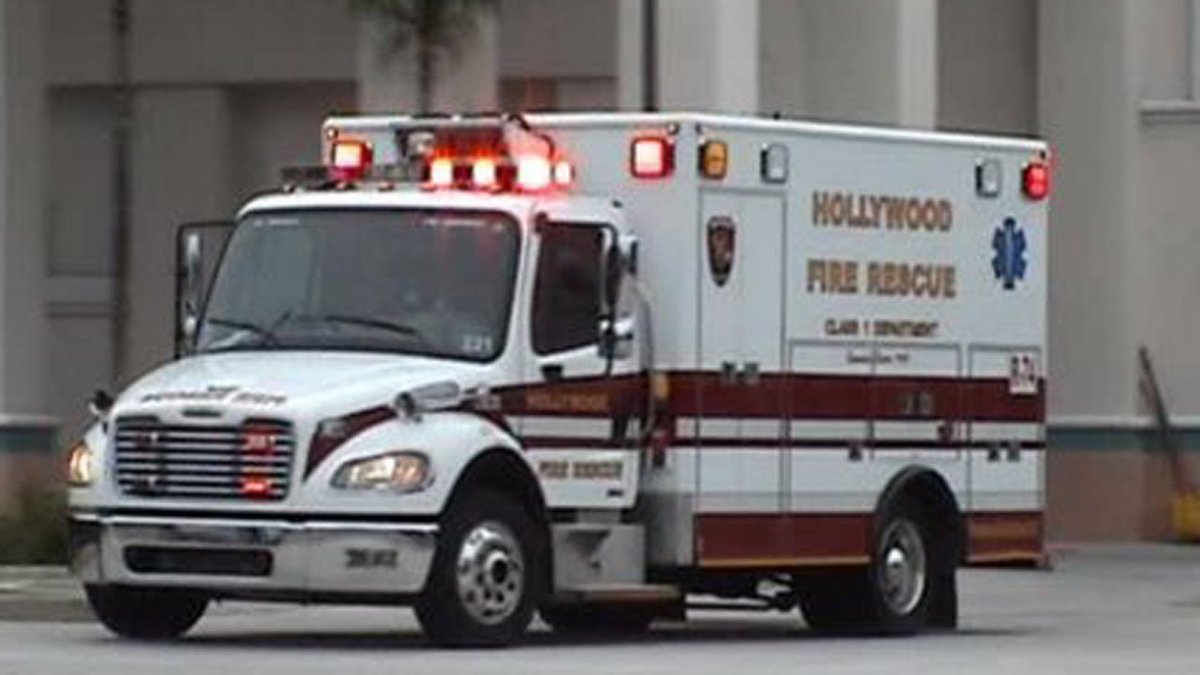 Man found faced down at hotel pool in Hollywood bit.ly/2aF3AP6?utm_me… https://t.co/KtY8mXdXtb