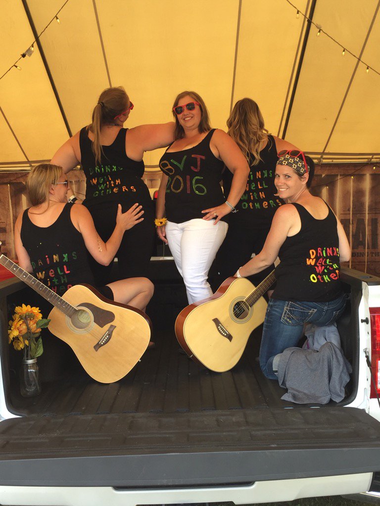 AlissaLidgren's tweet photo. #chevytailgate https://t.co/rn8JQ2khrL