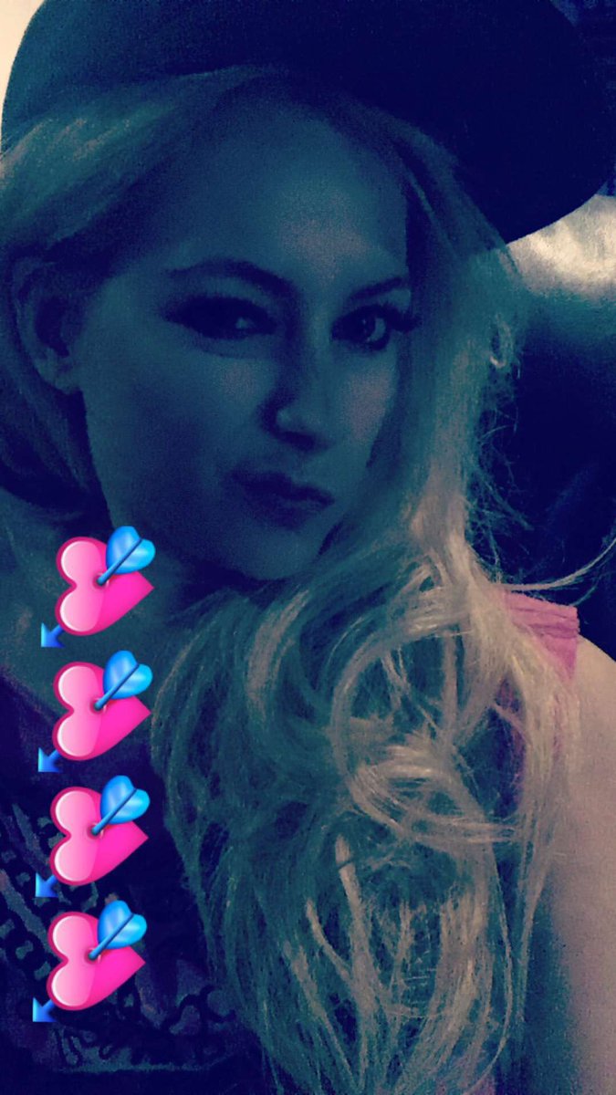 BestAvrilpics's tweet photo. Avril publicó esta imagen en Snapchat 💕 https://t.co/aJC1FjeFVE