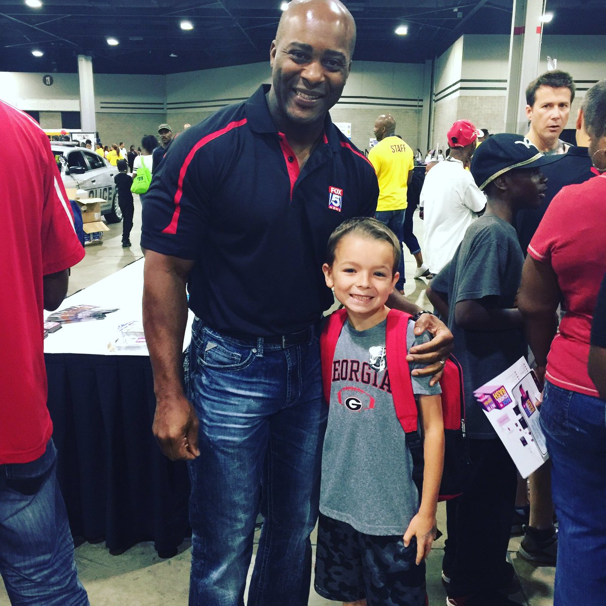ChristyLowell's tweet photo. Conner with former @AtlantaBraves4u player @RonGantFOX5! https://t.co/mTrgNyBVWw