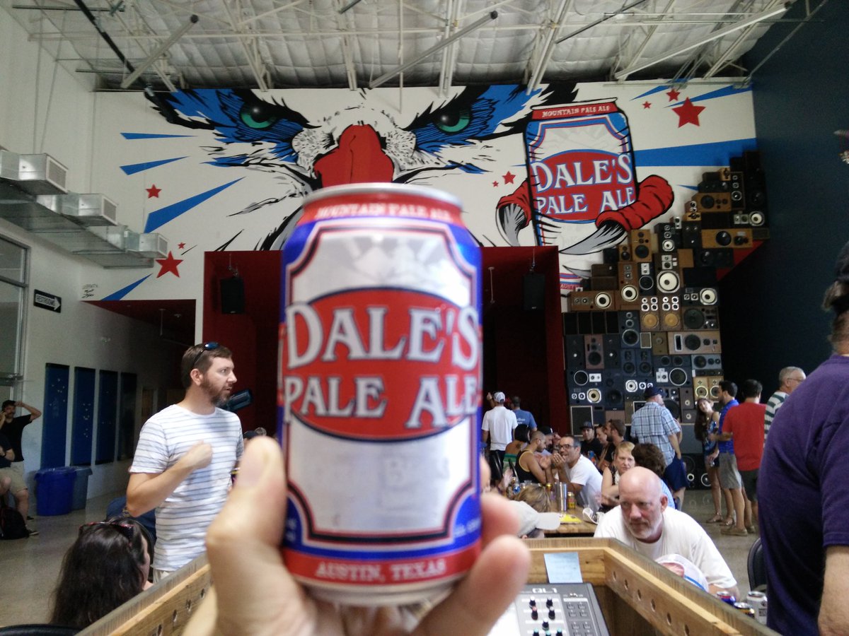 CraftBeerATX's tweet photo. Looks like a few of y'all showed up @OskarBluesATX today! #CraftBeer #TX https://t.co/nY3DN4mKGb