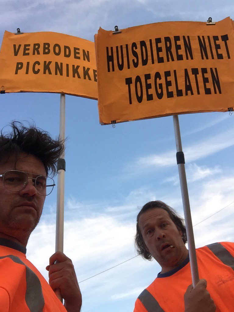 MBbelgie's tweet photo. #pempkesbeats #messangers #monkeybusiness https://t.co/Yux5XBwjgF