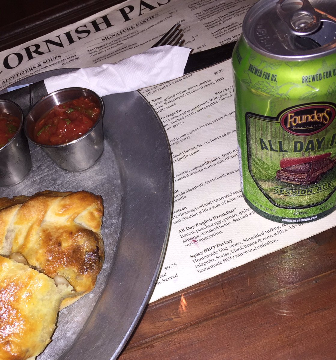 HopHeadFred's tweet photo. Breakfast of Champions. @therealcornish All Day Breakfast pasty and @foundersbrewing All Day IPA. #sessionboldly https://t.co/SPfGp3r6l1