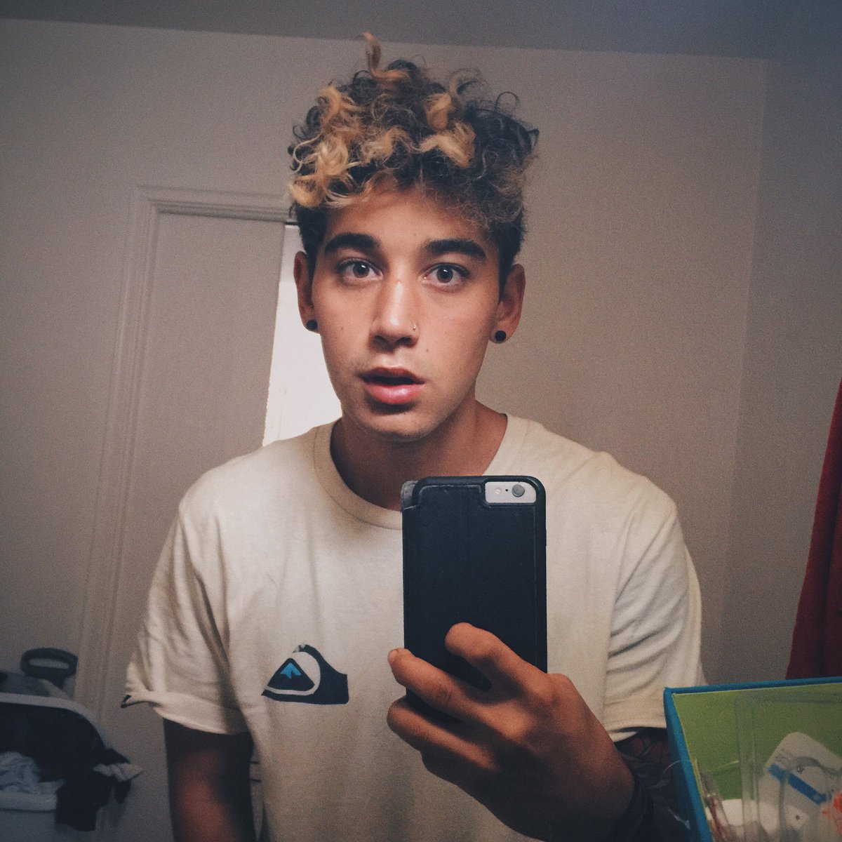 luke_brooks's tweet photo. be who you want to be. This morning I wanted to be a broccoli so I became a broccoli https://t.co/2gF9mGYTac