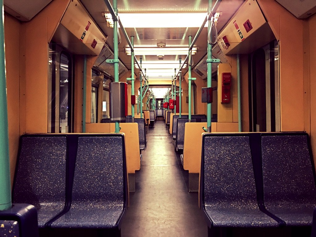 00Sleepy's tweet photo. Eine ganze Bahn für mich alleine #Linie17 #KVB https://t.co/5V5i7CyxHI