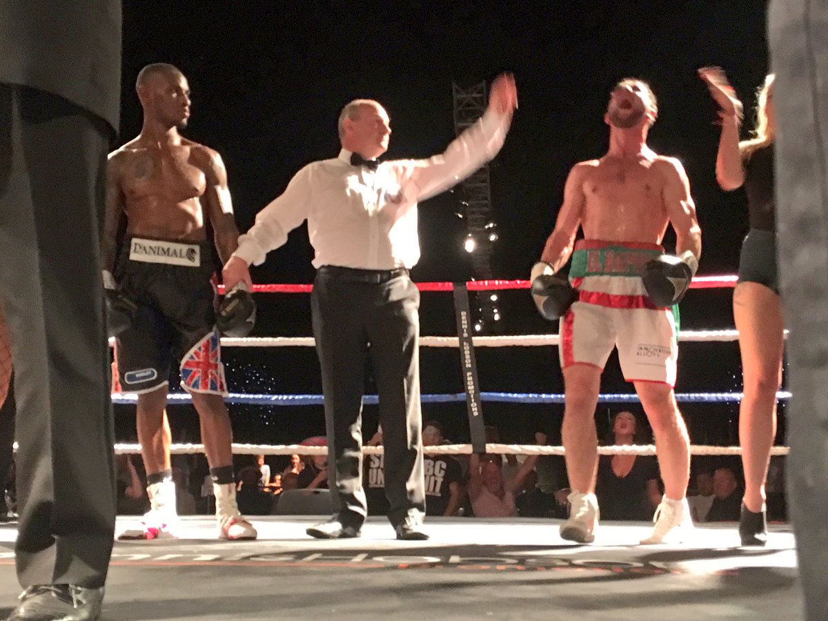 @SpeedySamSheedy walks away with the split decision victory in after a 10 round war with <a href="/Robinson5851/">Andrew Robinson</a>