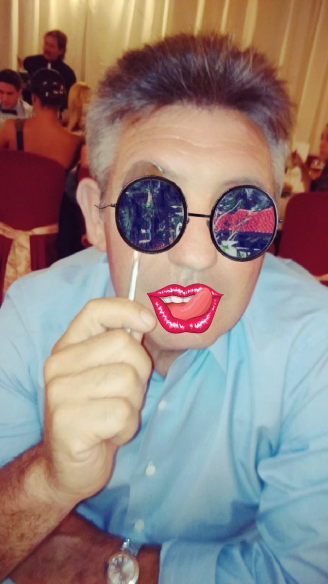 SixtoPayan's tweet photo. Vivaaa el jamón, que diga los novios! #BodaDavidyGiovanna https://t.co/umWkFOg4uj