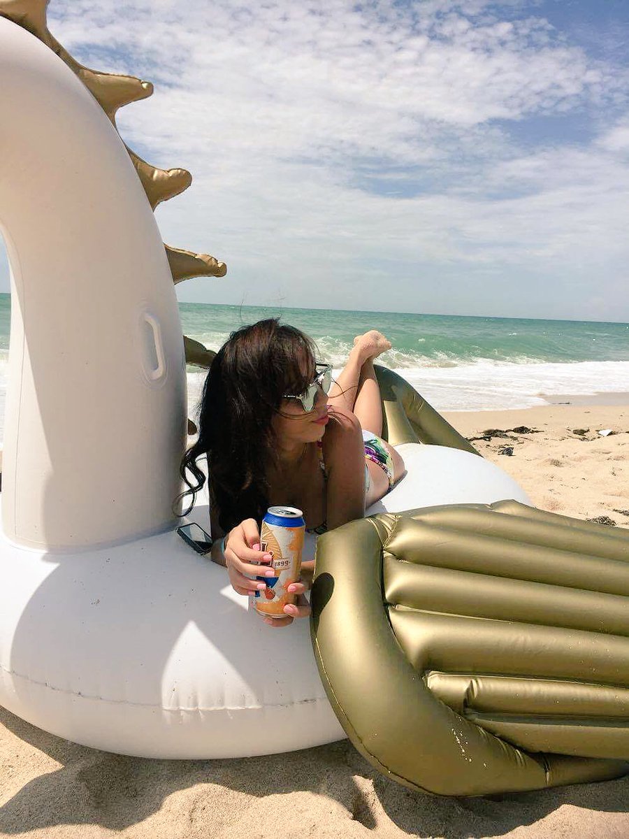 yaninnemariel's tweet photo. #vacationsforever ☀️💕 https://t.co/cYHGKTELEo