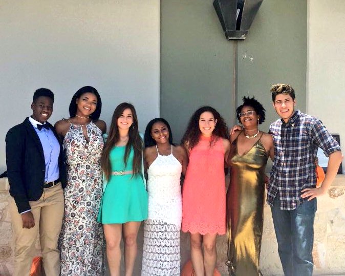 Bri_ThaChange's tweet photo. SUPREME TEAM!! WwwWwWwhiteee Teeeeaaammm!! Who knew?? 😜 https://t.co/AhS2hjiyh0