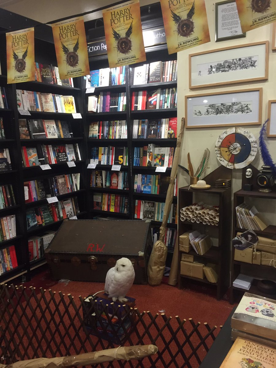 L_Research's tweet photo. Another photo from @WaterstonesLeam #CursedChild book launch 📔 https://t.co/hbUdZbH60b