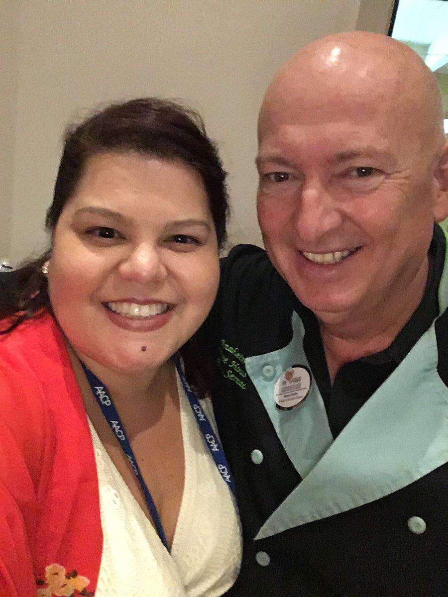 Melinda_D_Colon's tweet photo. My new life motto "Life is a combination of magic &amp; pasta" ~ Federico Fellini #pastalover @AnaheimDining #pharmed16 https://t.co/Si6pfICSN6