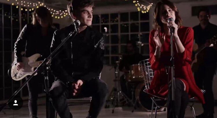 TiniStoessel's tweet photo. Estoy feliz de haber compartido esta canción con @agus_bernasconi https://t.co/IpAsfOI388 la música nos une! 🎤☺️ https://t.co/XDgwSyxBPh