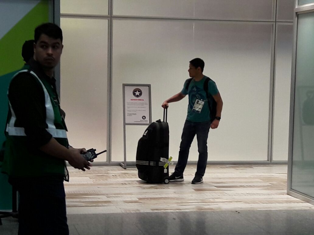 olympicaruba's tweet photo. Jayme Mata just landed in Rio. He is ready for the 2016 Olympic Games. 
@jaymemata 
#teamaruba #rio2016 #Olympics https://t.co/XFQs75Ol2a