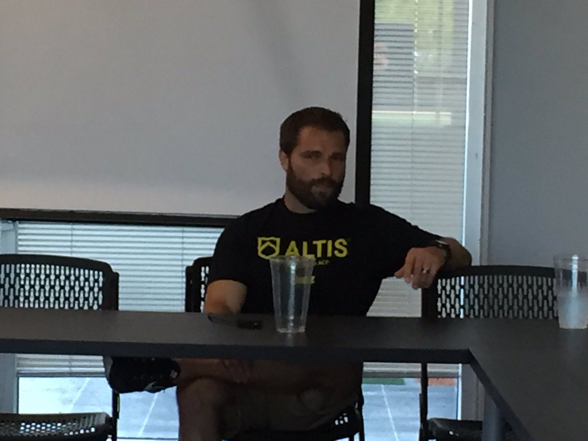 ALTIS's tweet photo. Use "emotional payments" to disarm ego and connect deeper @Coach_BrettB
#SuperACP https://t.co/3RcQzo3iAu