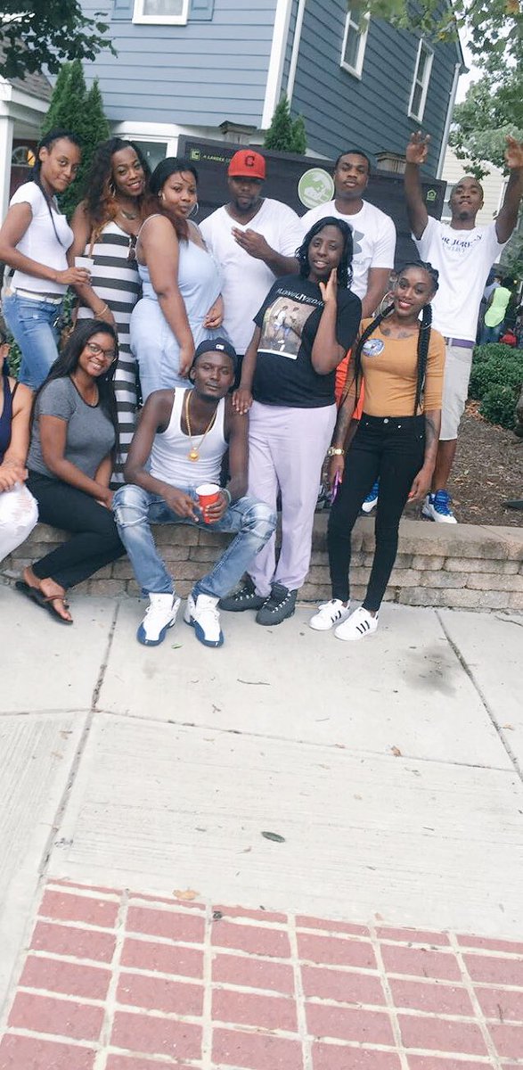 KeepinUpwit_NIK's tweet photo. what you know abt Tht 1800 blk👌🏾 #drag4drop👼🏽 https://t.co/oh9ZXGEghZ
