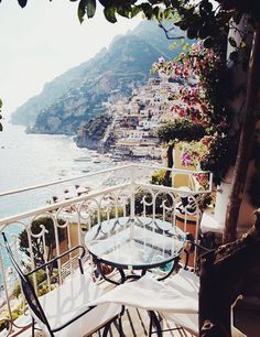 zeflamantrose's tweet photo. View from my brother house #europeenlifestyle #lovelife https://t.co/0GYwiHpkk0