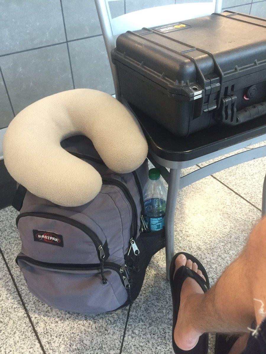 travisvanhoff's tweet image. traveling swallowing dramamine 🎶 Denver to SLC here I come! @modestmouseband #truelyrics #airport #vanladylove