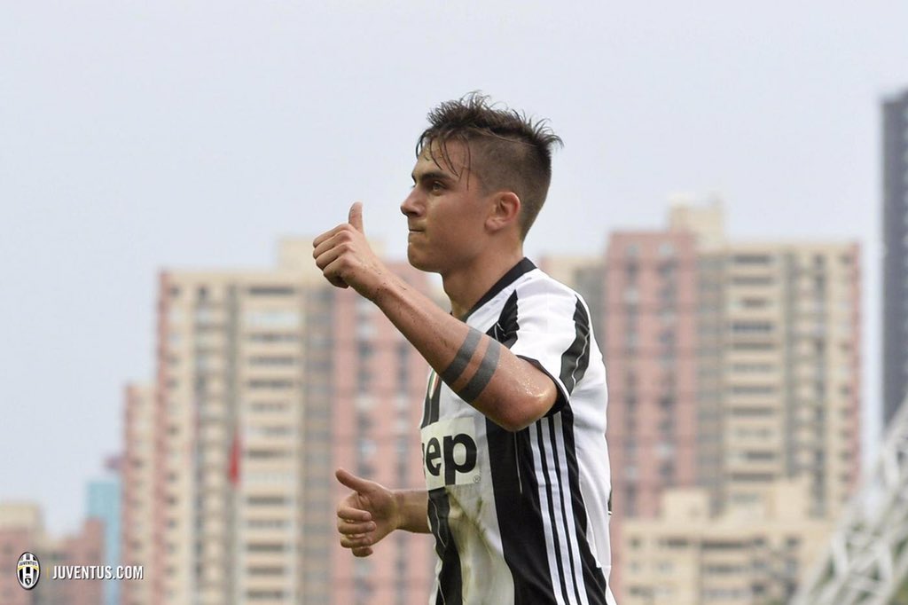 juventusfcjp's tweet photo. ディバラの土曜日のアクションはどうでしょう? @PauDybala_JR? 👍👍👍 #SCJuve #JuveOnTour https://t.co/gqq11ZPJc1