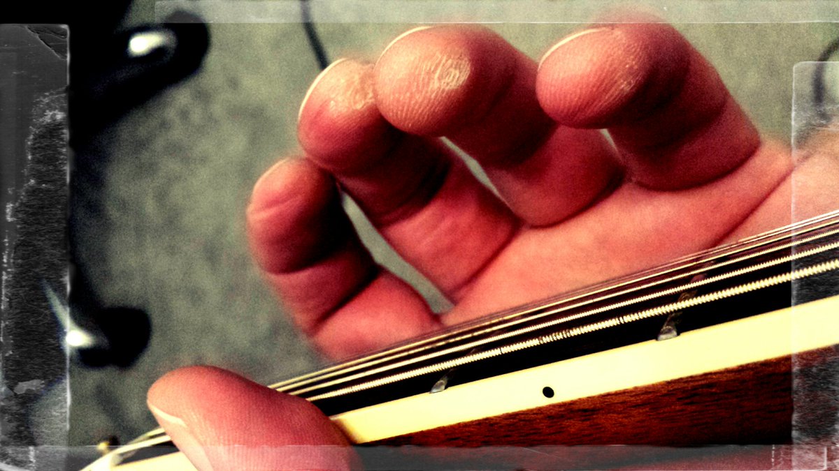 HiltrupEastSide's tweet photo. @winterkindmusic is pushing my #Hornhaut to the #limit while #recording #crazy #shit for @MikeLaneMusic :D https://t.co/bpN5UIr1Ce