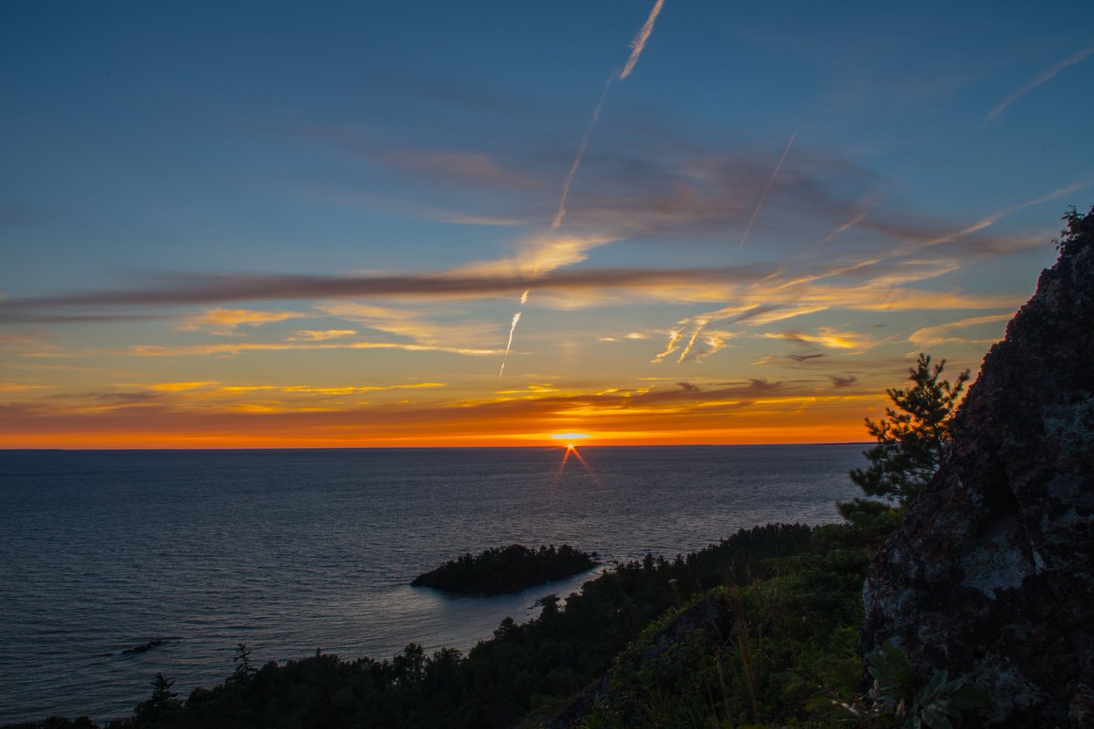 Beebewitz's tweet image. A coreopsis 
catches the final sunrays . . . 
on Gichigami
fineartamerica.com/featured/last-…