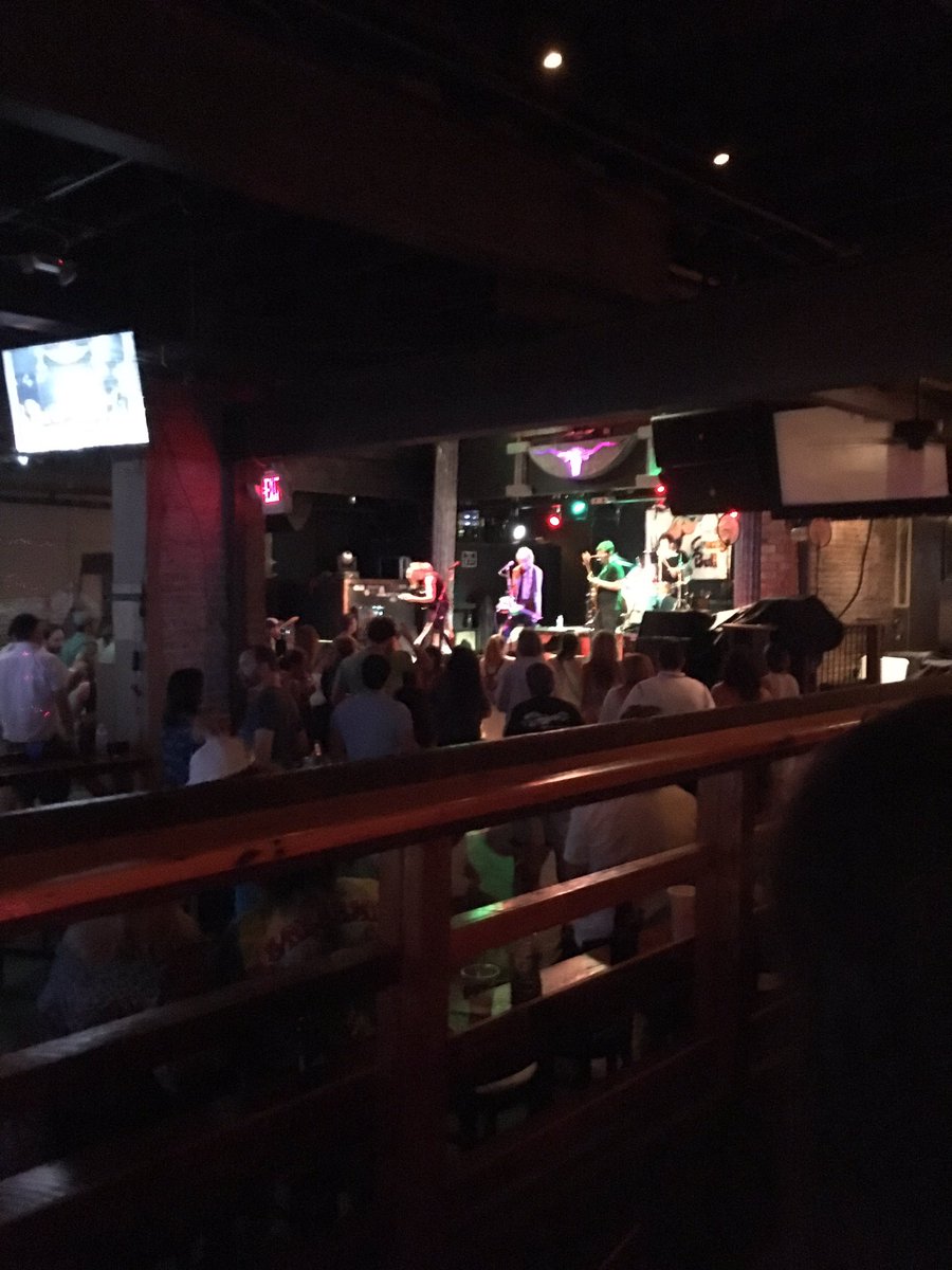 captain_kaiser's tweet photo. @LarkinPoe u guys R killing it @TheCrazyBullMac #newFan. I hope u will play Ashley street station in Valdosta Ga. https://t.co/NGgP8TFV8t