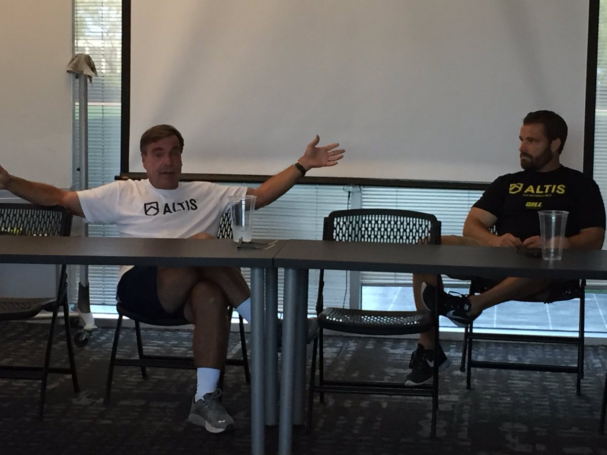 ALTIS's tweet photo. "Tapering" is completely dependent on the athlete - know what feeds individual performance @PfaffSC
#SuperACP https://t.co/0JRJ9TTglY