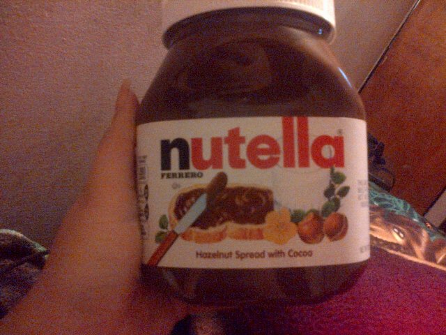 GENESISMORILLOA's tweet photo. Un regalo que en Venezuela es Un Tesorooo #enamorada #nutellaaaa https://t.co/E0dA2zehwF