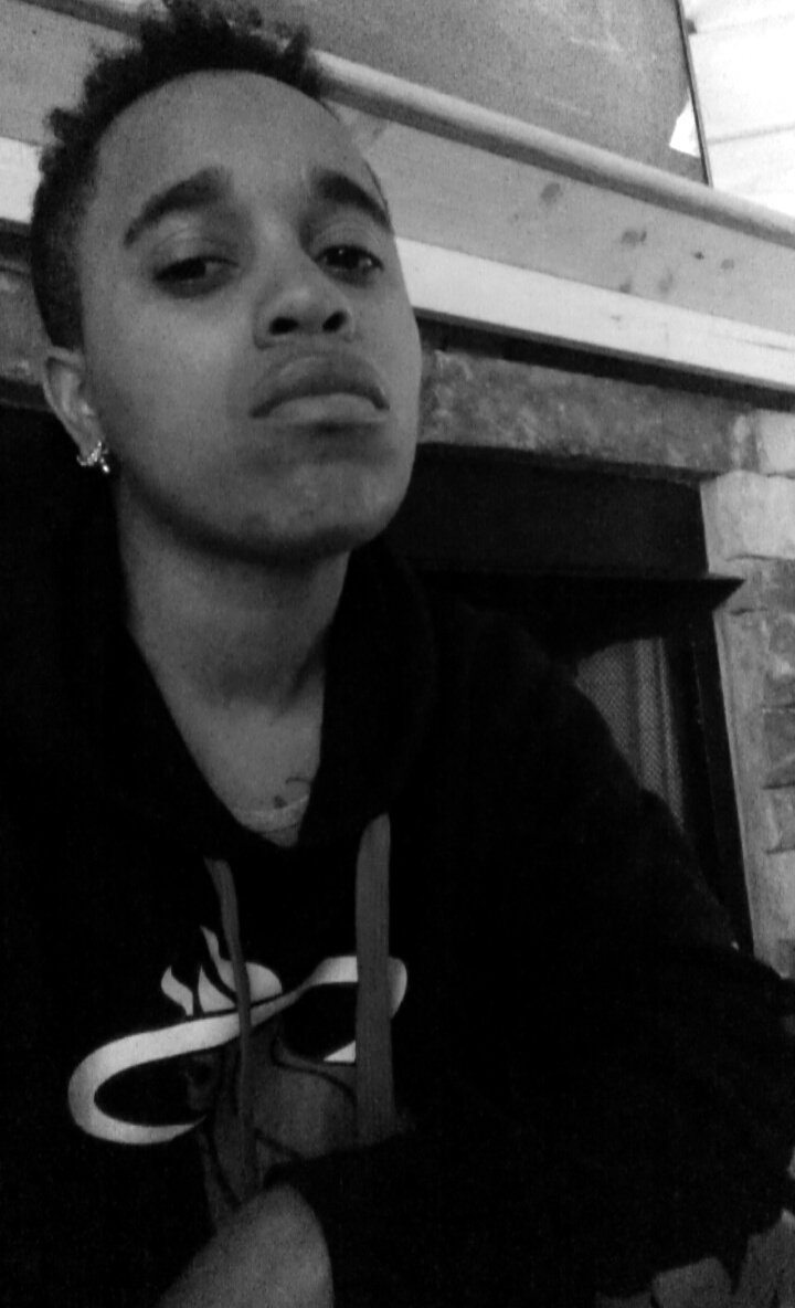 Addicted2Tatzz's tweet photo. Chillin n da Cabin enjoyin dis ATL Weather https://t.co/aJCMRFn86G