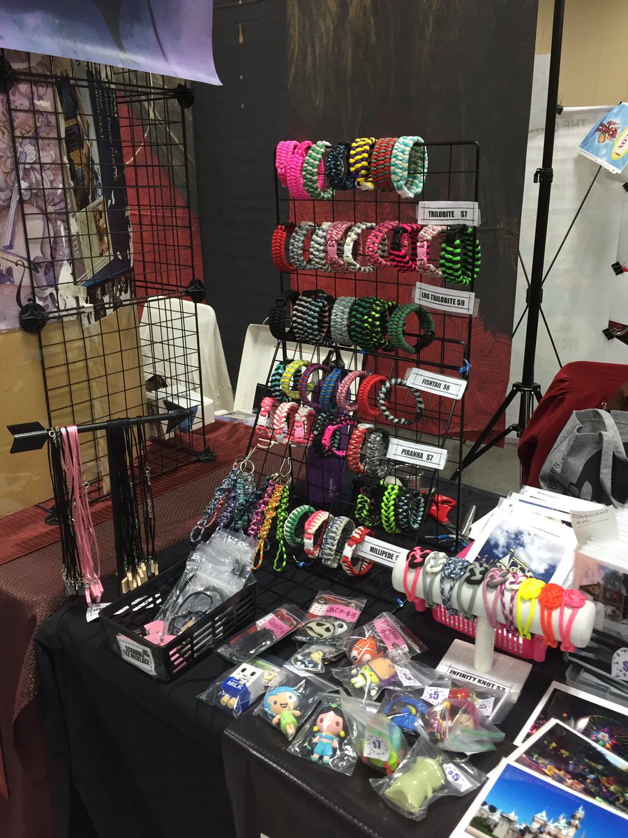 TRINIGRAFX's tweet photo. current. #trinigrafx @ComicConHNL https://t.co/jCuoxh1h4H