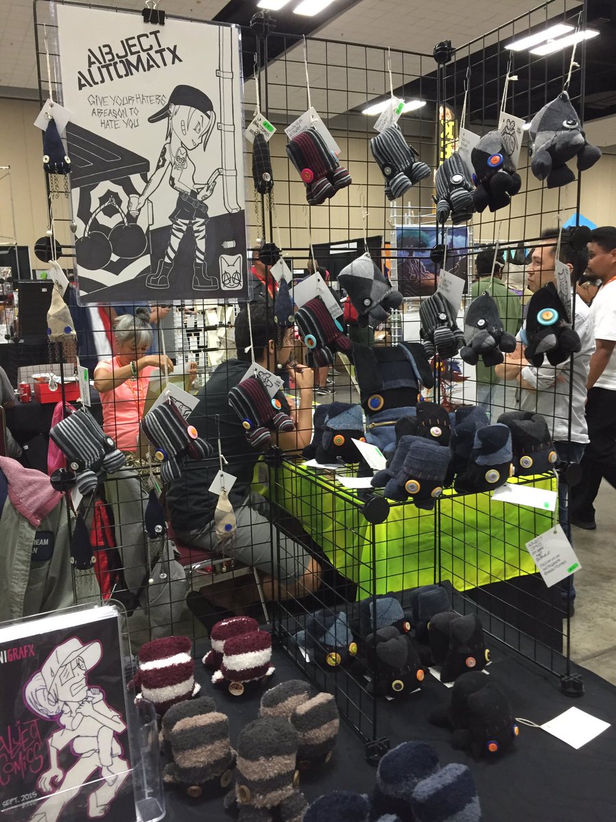TRINIGRAFX's tweet photo. current. #trinigrafx @ComicConHNL https://t.co/jCuoxh1h4H