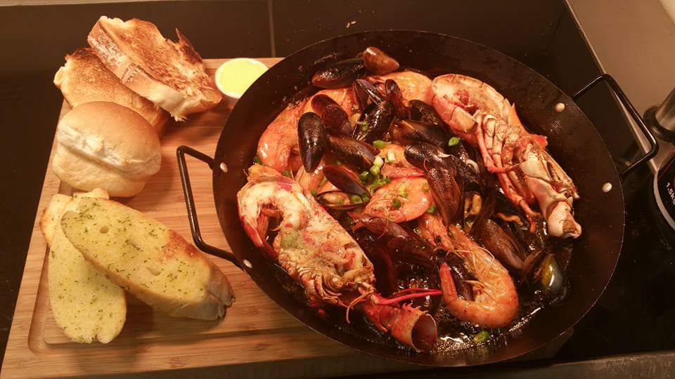 rivamatlock's tweet photo. One of our specials, whilst stocks last, whole Lobster, mussels, prawns and trio of bread @rivamatlock #matlockbath https://t.co/kLtLZapyGJ