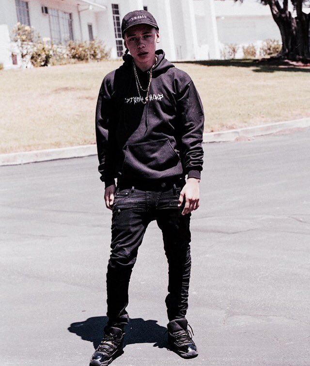 alyyssaa0's tweet photo. boyyy you're killing me . ๐
๐ฅ #returnofsteve @imlilcloud #cloudparty https://t.co/cnzXKf3QS9