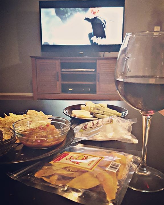 TimoSaidWHAT's tweet photo. Cheese, wine, bread. Sounds like a damn good night to me! #weekendComa #yummy #wino #love … https://t.co/djeTrjnMvI https://t.co/KgfK7ZfyJQ