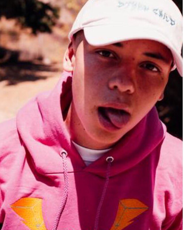 yogurldianaa's tweet photo. @imlilcloud fav picture ๐๐ญ boo you so cute #cloudparty #returnofsteve https://t.co/cUFtTwU4Rm