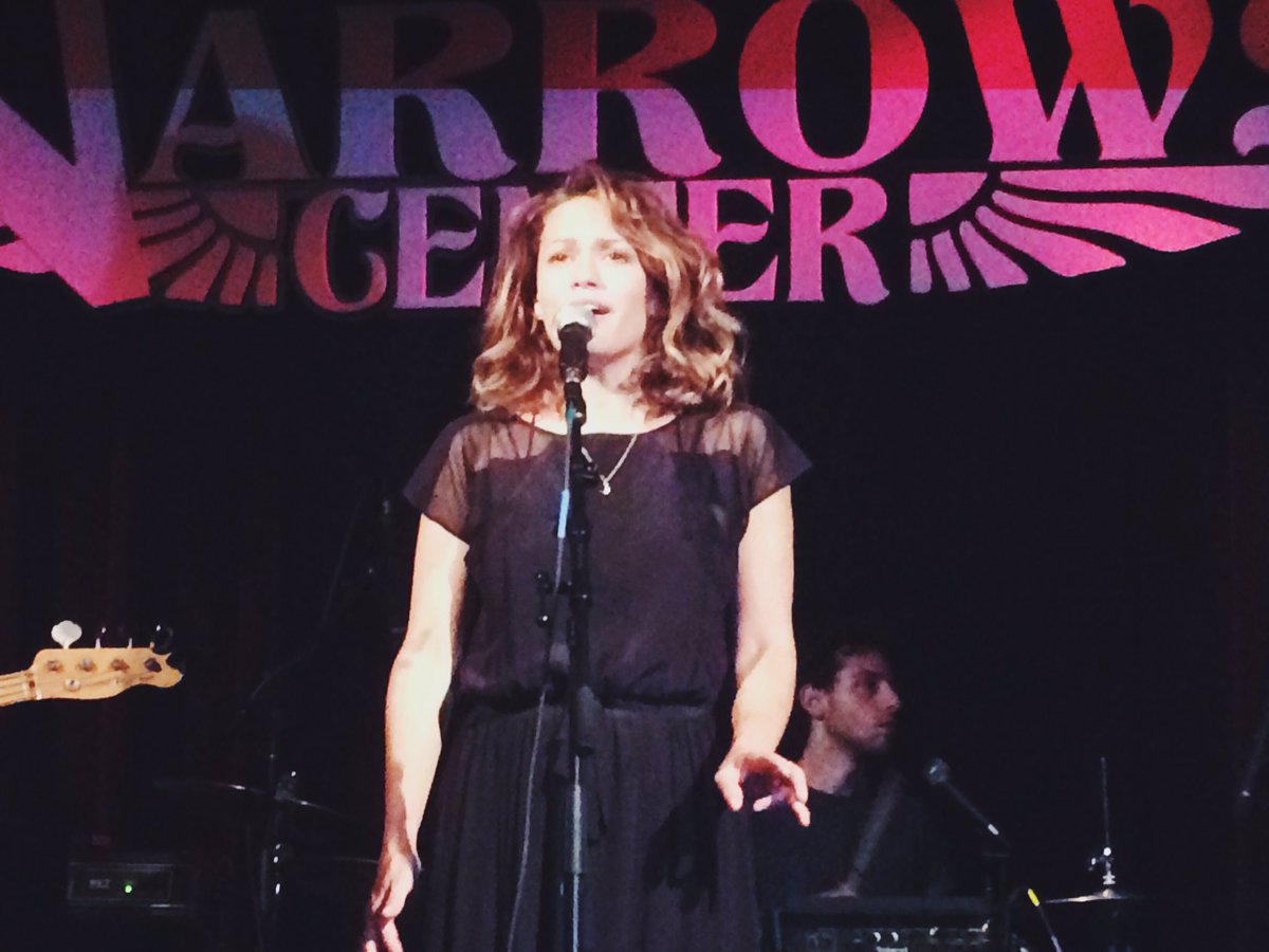 lifewithashIey's tweet image. @BethanyJoyLenz and her @FirepitBand blew me away last night. Such an amazing show ❤️