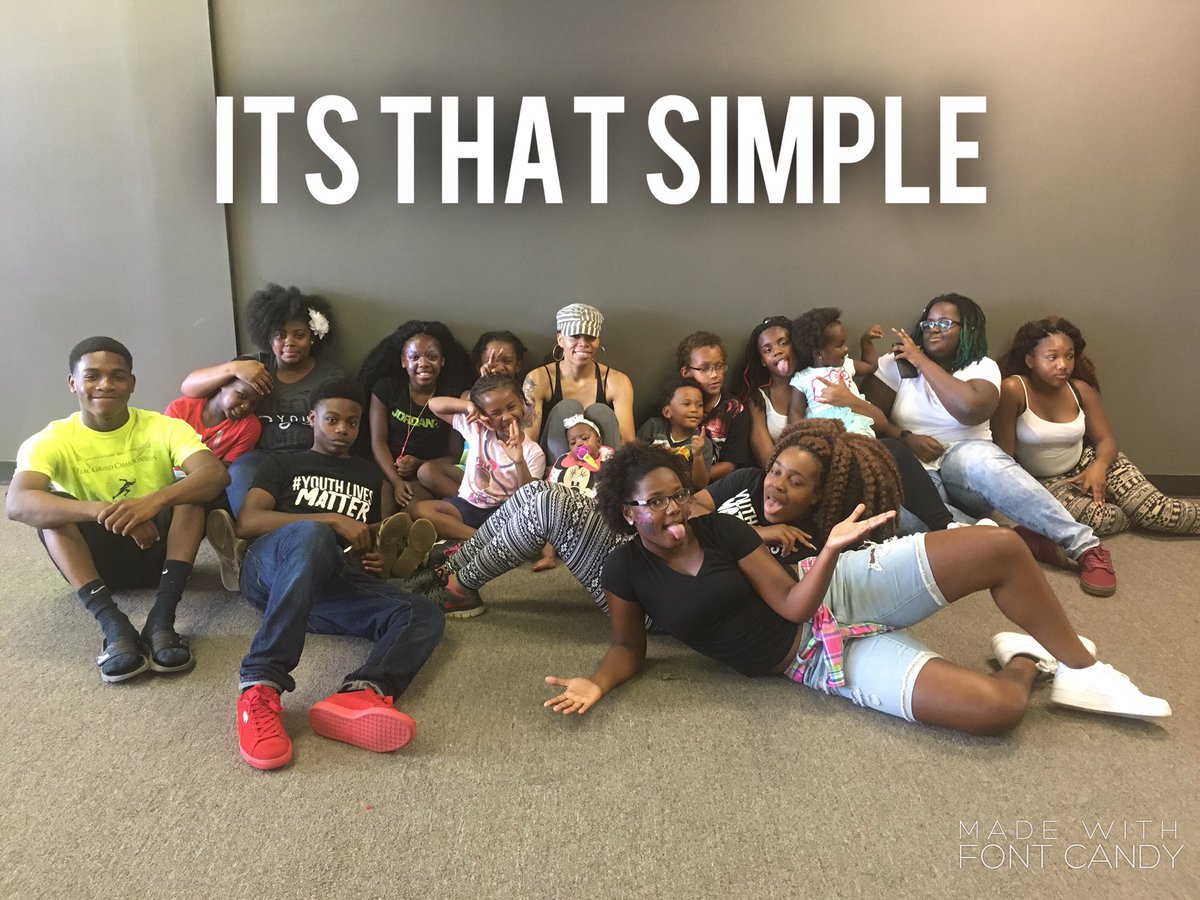 unpackedbags's tweet photo. I had so much fun with the kids at the back to school bash!! https://t.co/cSh21zE8BW