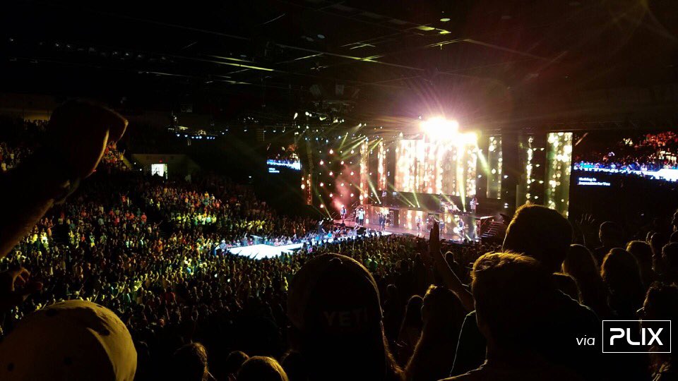 urfenaddamax's tweet photo. This was by far the best week of the year!! Thank you to everyone who made it so special💚 #gauntlet16 https://t.co/8m6AezGvi2