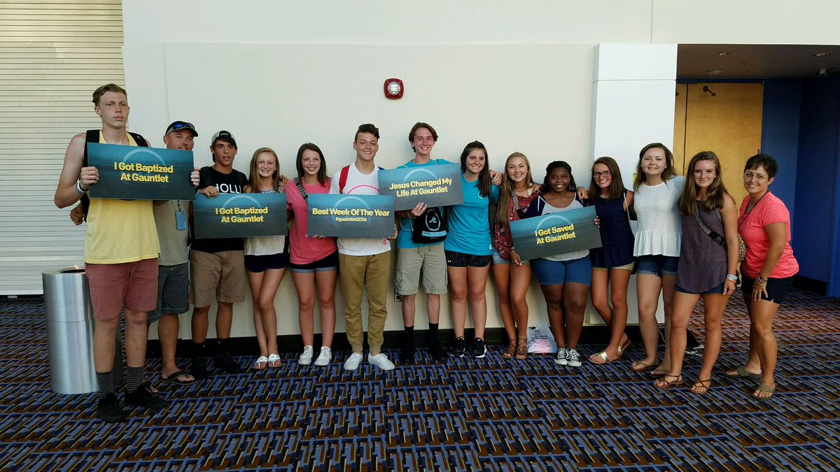 urfenaddamax's tweet photo. This was by far the best week of the year!! Thank you to everyone who made it so special💚 #gauntlet16 https://t.co/8m6AezGvi2