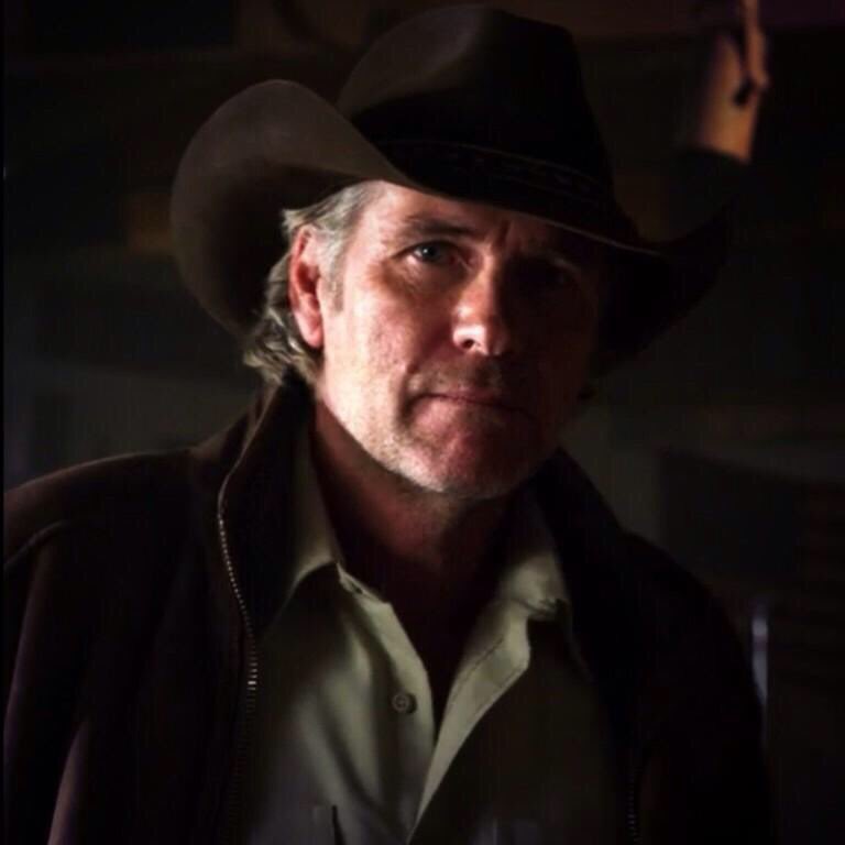 Hesrocks's tweet photo. #DiscoverLongmire cause it's full of #shipface #walnuts @001mercy @dovewire @catherinewilsey @jamiepeace7 https://t.co/wGnrNYwS2S