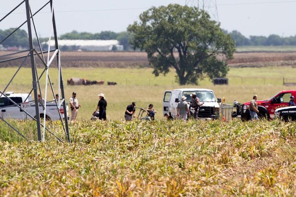 ABSCBNNews's tweet photo. Fiery crash of hot air balloon kills 16 in central Texas https://t.co/bXibFXhfqj https://t.co/eaAmi2shYE