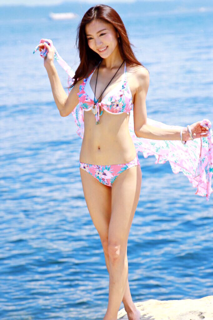 佐藤美央里 海行きたいなー みなさん 夏を楽しんでますか