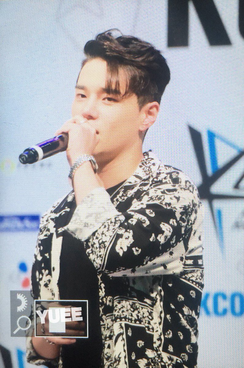 YUEEE_W's tweet photo. #DEAN #KCON16LA #deanaudience https://t.co/IHKMZju7Z4