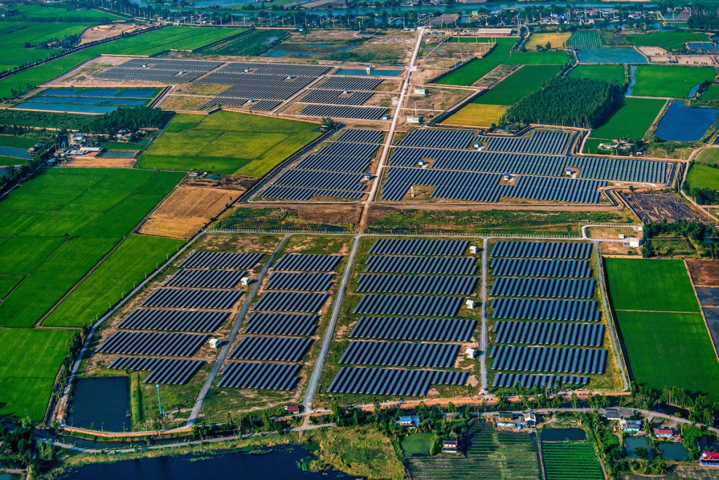 thinkprogress's tweet photo. You’ll never believe how cheap new solar power is https://t.co/SSjURc7Wmz https://t.co/PFjfETjw1o